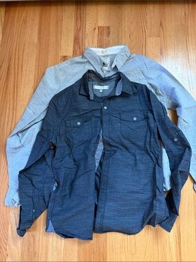 Lot of 2- Men’s M casual button down shirts
